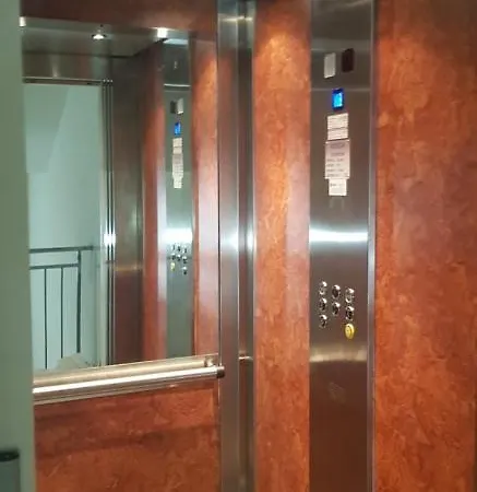 Al Porticciolo Oda ve Kahvaltı 3*